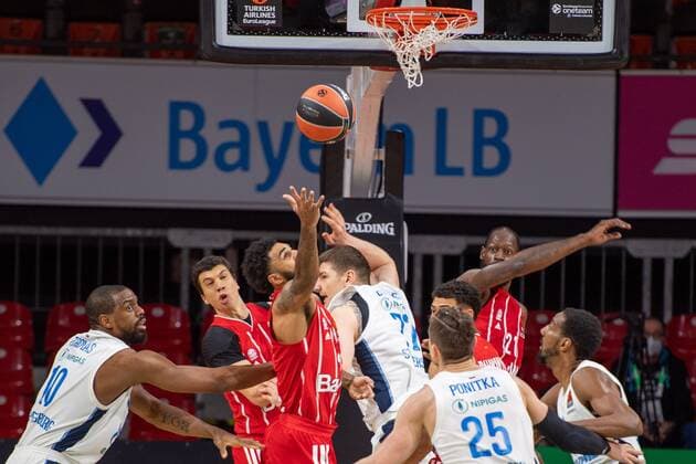 D Seeley 4 FC Bayern , Arturas Gudaitis 77 Zenit St Petersburg , FC Bayern Basketball vs Zenit St Petersburg, Basketball, Euroleague, 13 01 2021 Muenchen Bayern Germany Copyright: xkolbert-press UlrichxGamelx
