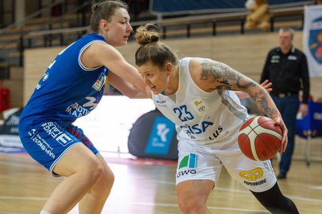 Klaudia Grudzien 23, GISA Lions SV Halle vs Johanna Klug Marburg GISA Lions SV Halle vs BC Pharmaserv Marburg Basketball 1 Bundesliga ERDGAS Sportarena Halle Saale 13 01 2021 Photo Holger John Sachsen Anhalt Germany ERDGAS Sportarena Halle Saale