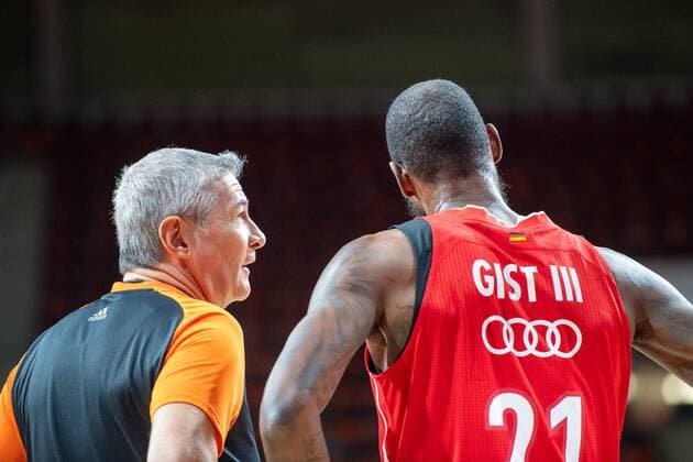 James Gist 21 FC Bayern talking to the referee, FC Bayern Basketball vs Zenit St Petersburg, Basketball, Euroleague, 13 01 2021 Muenchen Bayern Germany Copyright: xkolbert-press UlrichxGamelx