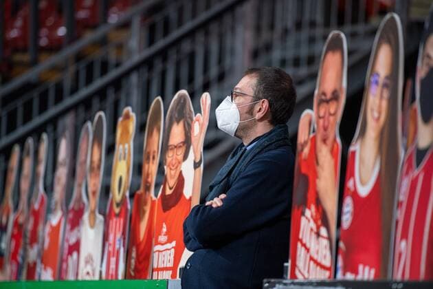 Sports Director Daniele Baiesi FC Bayern in the ranks of his fans, FC Bayern Basketball vs Zenit St Petersburg, Basketball, Euroleague, 13 01 2021 Muenchen Bayern Germany Copyright: xkolbert-press UlrichxGamelx