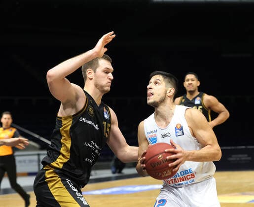 Martin Peterka Basketball Loewen Braunschweig , Roko Rogic Syntainics MBC