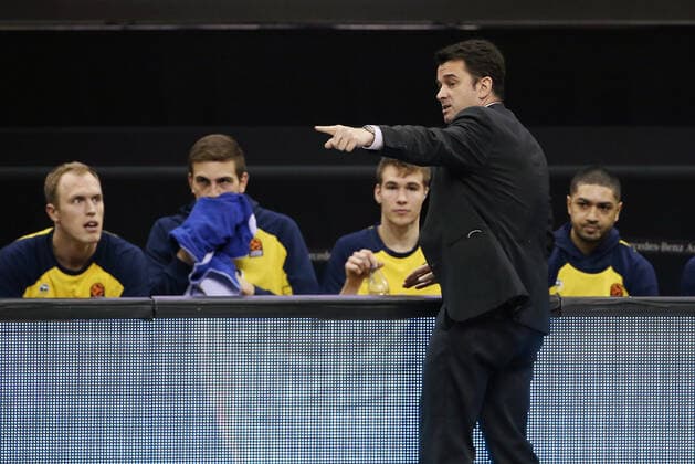 Co coach Israel Gonzales pointing, gesturing Sports Basketball EuroLeague Mens Season 2020 2021 14 01 2021 ALBA Berlin vs Armani Milan