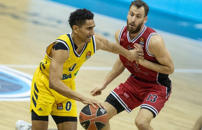 Basketball Euroleague, Alba Berlin AX Armani Exchange Milan, Main Round, 20 Matchday, Mercedes Benz Arena ALBAs Maodo Lo l fights for the ball against Milans Sergio Rodriguez ALBA Berlin vs Armani Milan