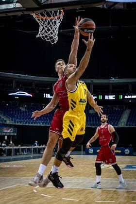 Basketball Berlin 14 01 2021 Season 2020 2021 Euroleague Regular Season Alba Berlin vs AX Armani Exchange Milan Peyton Siva Alba Berlin, No 03 Kaleb Tarczewski Milan, No 15