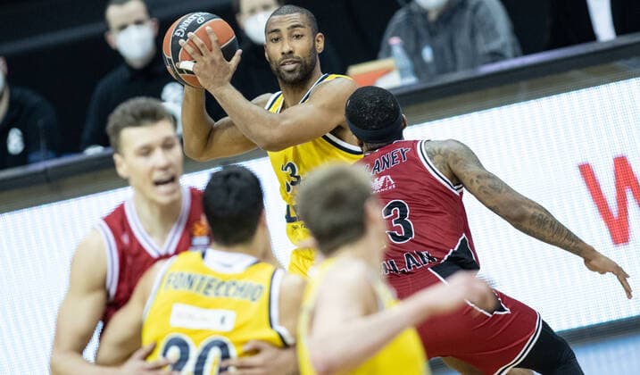 Basketball Euroleague, Alba Berlin AX Armani Exchange Milan, Main Round, Matchday 20, Mercedes Benz Arena ALBAs Jayson Granger M holds the ball firmly against Malcolm Delaney r of Milan ALBA Berlin vs Armani Milan