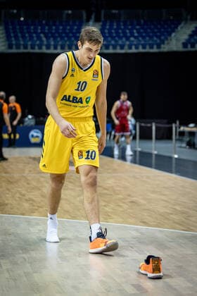 Basketball Berlin 14 01 2021 Season 2020 2021 Euroleague Regular Season Alba Berlin vs AX Armani Exchange Milan Tim Schneider Alba Berlin, No 10 loses his shoe.