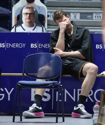 Lukas Meisner Basketball Loewen Braunschweig disappointed, defeat