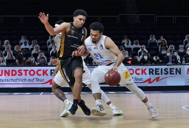 James Robinson Basketball Loewen Braunschweig , Quinton Hooker Syntainics MBC