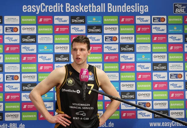 Lukas Meisner Basketball Loewen Braunschweig in interview