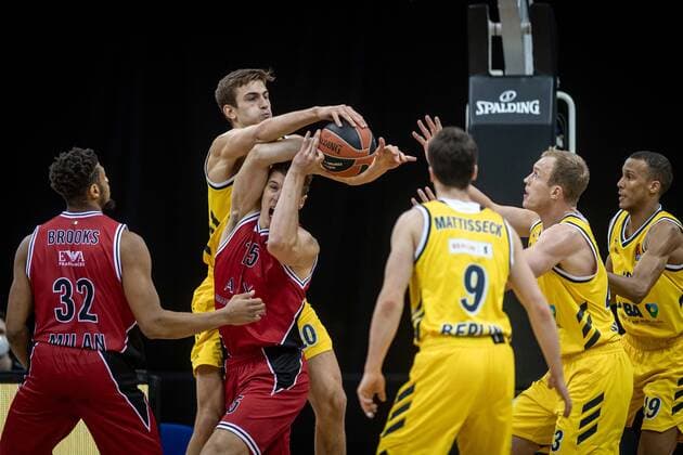 Basketball Berlin 14 01 2021 Season 2020 2021 Euroleague Regular Season Alba Berlin vs AX Armani Exchange Milan Kaleb Tarczewski Milan, No 15 Tim Schneider Alba Berlin, No 10