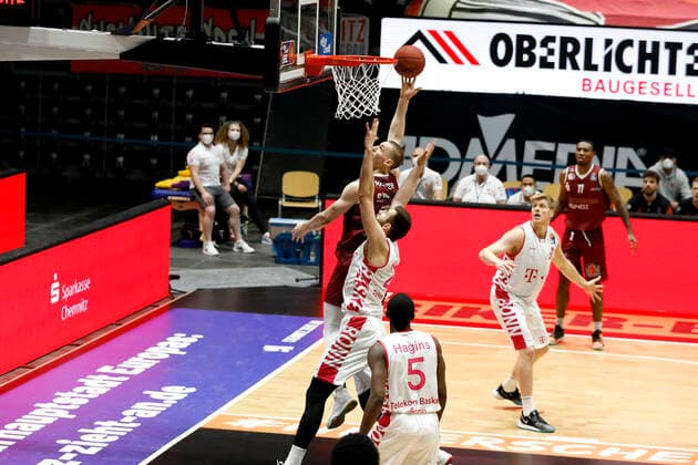 15 01 2021, easyCredit Basketball Bundesliga, BBL, season 2020 2021, men, Chemnitz Niners Telekom Baskets Bonn Jonas Richter, Niners Chemnitz, Strahinja Micovic, Telekom Baskets Bonn Chemnitz Messe Chemnitz Sachsen Germany