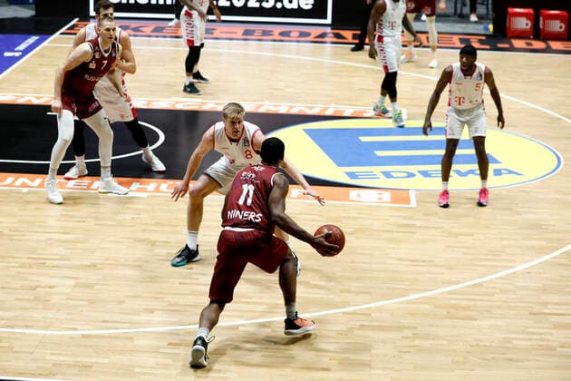 Isiaha Mike, Niners Chemnitz, Benjamin Lischka, Telekom Baskets Bonn Chemnitz Fair Chemnitz Saxony Germany