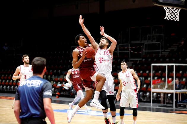 15 01 2021, easyCredit Basketball Bundesliga, BBL, season 2020 2021, men, Chemnitz Niners Telekom Baskets Bonn George King, Niners Chemnitz, Deividas Gailius, Telekom Baskets Bonn Chemnitz Messe Chemnitz Sachsen Germany