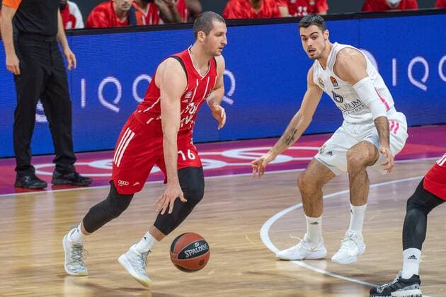 Paul Zipser 16 FC Bayern , Alberto Abalde 6 Real Madrid , FC Bayern Basketball vs Real Madrid, Basketball, Euroleague, 15 01 2021 Muenchen Bayern Germany Copyright: xkolbert-press UlrichxGamelx