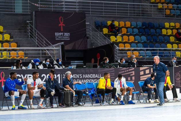 210115 JosÃ Tomaz, head coach of Cape Verde in front of the players bench during the 2021 IHF World Handball Championship match between Hungary and Cape Verde on January 15, 2021 in Giza Photo Mathias Bergeld BILDBYRAN COP 200 MB0088 handball handboll handball hungary ungern cape verde kap verde bbeng vm handball vm handbolls vm ihf handball world championship world handball championship 2021 world championship 2021,  Copyright: MATHIASxBERGELD BB210115MB057
