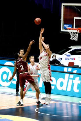 15 01 2021, easyCredit Basketball Bundesliga, BBL, season 2020 2021, men, Chemnitz Niners Telekom Baskets Bonn Terrell Harris, Niners Chemnitz, Leon Kratzer, Telekom Baskets Bonn Chemnitz Messe Chemnitz Sachsen Germany