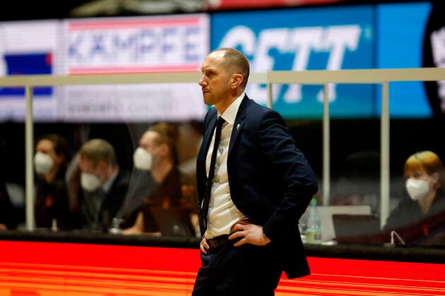 15 01 2021, easyCredit Basketball Bundesliga, BBL, season 2020 2021, men, Chemnitz Niners Telekom Baskets Bonn Chris O Shea Headcoach , Telekom Baskets Bonn Chemnitz Messe Chemnitz Sachsen Germany