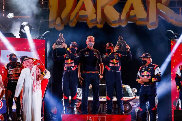 302 Peterhansel Stephane (fra), Boulanger Edouard (fra), Mini, X-Raid Mini JCQ Team, Auto during the finishing podium ceremony at the King Abdullah International Stadium in Jeddah, in Saudi Arabia on January 15, 2021 AUTOMOBILE : DAKAR 2021 - Arabie saoudite - Podiums - 15 01 2021 DPPI Panoramic 