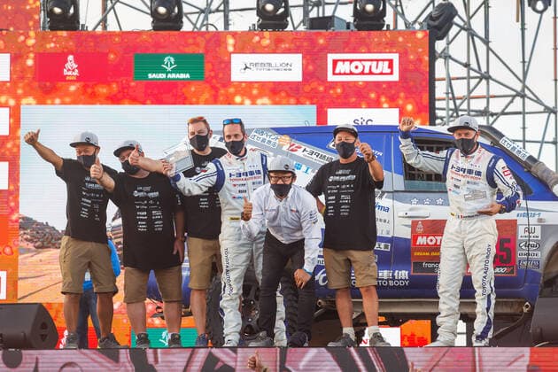 340 Miura Akira (jpn), Lichtleuchter Laurent (fra), Toyota, Toyota Auto Body, Motul, Auto, portrait during the finishing podium ceremony at the King Abdullah International Stadium in Jeddah, in Saudi Arabia on January 15, 2021 AUTOMOBILE : DAKAR 2021 - Arabie saoudite - Podiums - 15 01 2021 DPPI Panoramic 