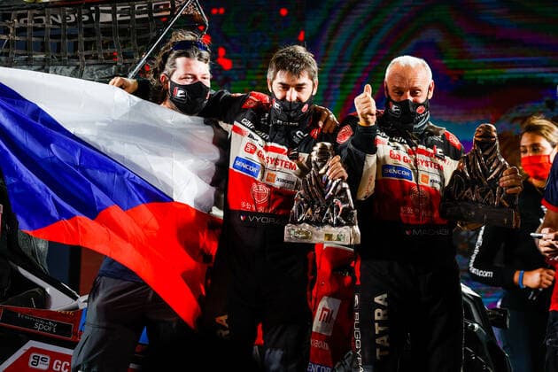 399 Machacek Josef (cze), Vyoral Pavel (cze), Can-Am, Buggyra Zero Mileage Racing, Light Weight Vehicles Prototype - T3, portrait during the finishing podium ceremony at the King Abdullah International Stadium in Jeddah, in Saudi Arabia on January 15, 2021 AUTOMOBILE : DAKAR 2021 - Arabie saoudite - Podiums - 15 01 2021 DPPI Panoramic 