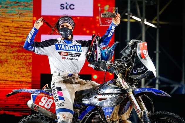 Garcia Sara (esp), Yamaha, Pont Grup Yamaha, Original by Motul, Moto, Bike, portrait during the finishing podium ceremony at the King Abdullah International Stadium in Jeddah, in Saudi Arabia on January 15, 2021 AUTOMOBILE : DAKAR 2021 - Arabie saoudite - Podiums - 15 01 2021 DPPI Panoramic 