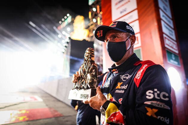 Peterhansel Stephane (fra), Mini, X-Raid Mini JCW Team, Auto, portrait during the finishing podium ceremony at the King Abdullah International Stadium in Jeddah, in Saudi Arabia on January 15, 2021 AUTOMOBILE : DAKAR 2021 - Arabie saoudite - Podiums - 15 01 2021 DPPI Panoramic 