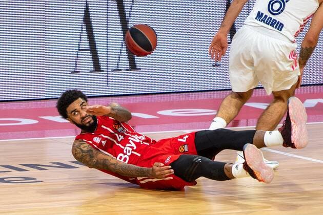 D Seeley 4 FC Bayern , throws the ball from the prone, FC Bayern Basketball vs Real Madrid, Basketball, Euroleague, 15 01 2021 Muenchen Bayern Germany Copyright: xkolbert-press UlrichxGamelx