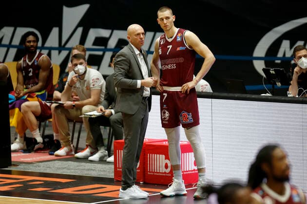 15 01 2021, easyCredit Basketball Bundesliga, BBL, season 2020 2021, men, Chemnitz Niners Telekom Baskets Bonn Rodrigo Pastore Headcoach , Niners Chemnitz, Jonas Richter, Niners Chemnitz Chemnitz Fair Chemnitz Saxony Germany