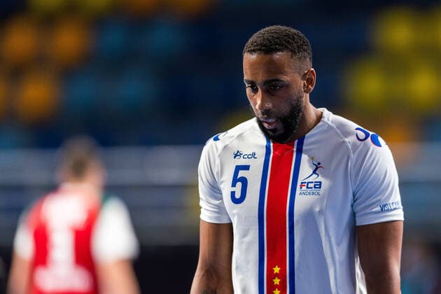 210115 Edmilson Araujo of Cape Verde looks dejected during the 2021 IHF World Handball Championship match between Hungary and Cape Verde on January 15, 2021 in Giza Photo Mathias Bergeld BILDBYRAN COP 200 MB0088 handball handboll handball hungary ungern cape verde kap verde bbeng vm handball vm handbolls vm ihf handball world championship world handball championship 2021 world championship 2021 depp,  Copyright: MATHIASxBERGELD BB210115MB086