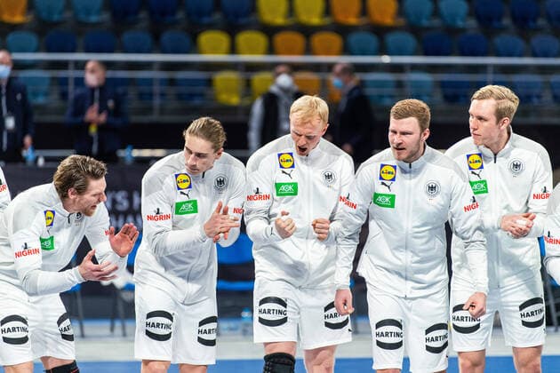 210115 Juri Knorr, Sebastian Firnhaber and Philipp Weber of Germany ahead of the 2021 IHF World Handball Championship match between Germany and Uruguay on January 15, 2021 in Giza Photo Mathias Bergeld BILDBYRAN COP 200 MB0087 handball handboll handball germany germany uruguay bbeng vm handball vm handbolls vm ihf handball world championship world handball championship 2021 world championship 2021,  Copyright: MATHIASxBERGELD BB210115MB089