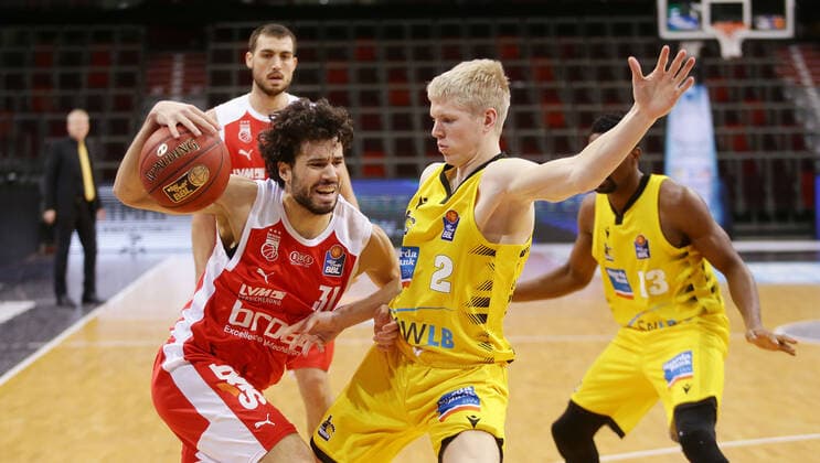 Ludwigsburg , Basketball easyCredit BBL Bundesliga , MHP RIESEN Ludwigsburg vs Brose Bamberg , from left Michaele Vitali Bamberg Jacob Patrick Riesen