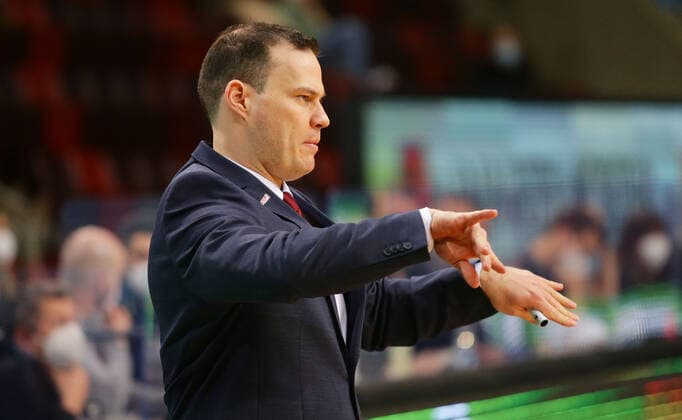 Ludwigsburg , Basketball easyCredit BBL Bundesliga , MHP RIESEN Ludwigsburg vs Brose Bamberg , Johan Roijakkers coach Bamberg