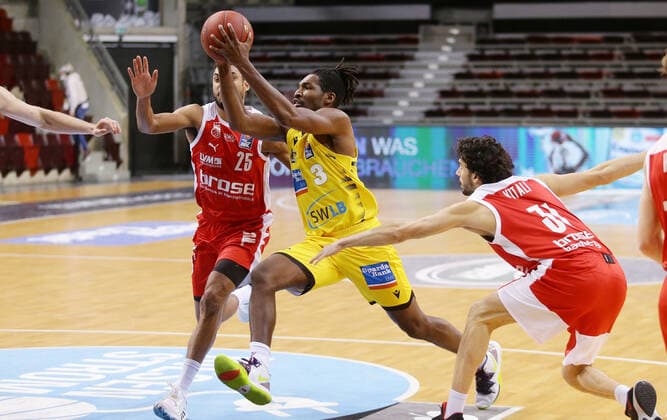 Ludwigsburg , Basketball easyCredit BBL Bundesliga , MHP RIESEN Ludwigsburg vs Brose Bamberg , Jaleen Smith Riesen