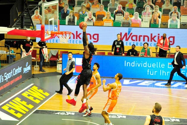 Basketball Bundesliga 13 Matchday RASTA Vechta JobStairs Giessen 46ers on 16 01 2021 at the RASTA Dome in Vechta Chad Brown Giessen dunking BK