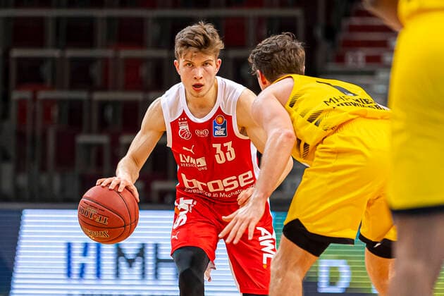 Ludwigsburg, Germany 16 January 2021 BBL 20 21 MHP Riesen Ludwigsburg vs Brose Bamberg Bennet Hundt Bamberg , Jordan Hulls Ludwigsburg Ludwigsburg MHP Arena Baden Württemberg Germany.