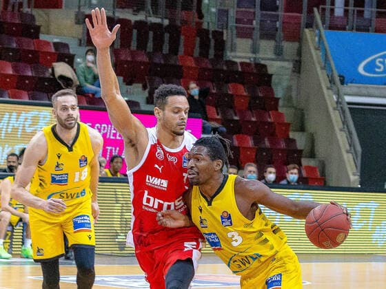 Jonas Wohlfahrt Bottermann MHP Riesen Ludwigsburg, 18 Kenneth Ogbe Brose Bamberg, 25 Jaleen Smith MHP Riesen Ludwigsburg, 3 ¨¨¨MHP Riesen Ludwigsburg vs Brose Bamberg, Basketball, Bundesliga, easy credit BBL, Matchday 14, Season 2020 2021, 16 01 2021, ¨¨MHP Riesen Ludwigsburg vs Brose Bamberg, Basketball, Bundesliga, easy credit BBL, Matchday 13, Season 2020 2021, 16 01 2021 Ludwigsburg. Copyright: xNinaxSander xEibnerxPressefotoxIx EP_NSR