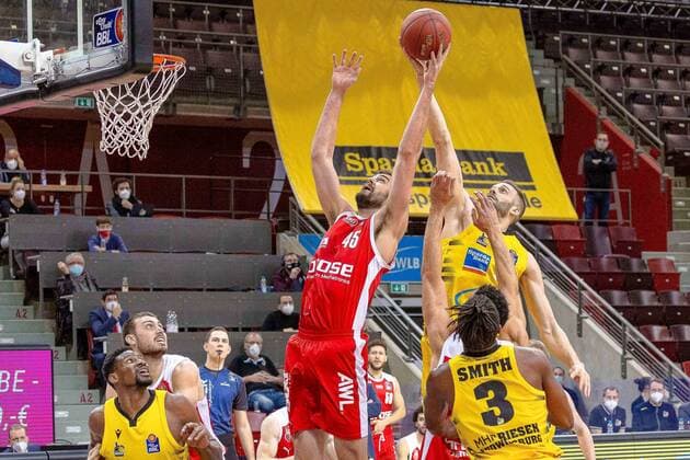 Yorman Polas Bartolo MHP Riesen Ludwigsburg, 13 Chase Fieler Brose Bamberg, 20 David Kravish Brose Bamberg, 45 Jonas Wohlfahrt Bottermann MHP Riesen Ludwigsburg, 18 Jaleen Smith MHP Riesen Ludwigsburg, 3 ¨¨¨MHP Riesen Ludwigsburg vs Brose Bamberg, Basketball, Bundesliga, easy credit BBL, Matchday 14, Season 2020 2021, 16 01 2021, ¨¨MHP Riesen Ludwigsburg vs Brose Bamberg, Basketball, Bundesliga, easy credit BBL, Matchday 13, Season 2020 2021, 16 01 2021 Ludwigsburg. Copyright: xNinaxSander xEibnerxPressefotoxIx EP_NSR