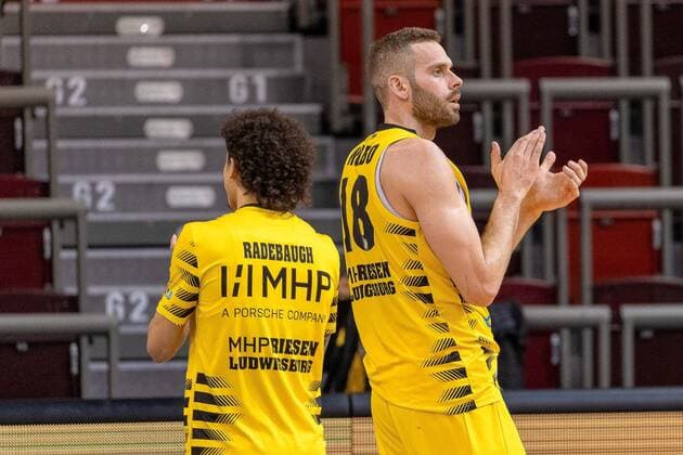 Jonah Radebaugh MHP Riesen Ludwigsburg 12 Jonas Wohlfahrt Bottermann MHP Riesen Ludwigsburg, 18 ¨MHP Riesen Ludwigsburg vs Brose Bamberg, Basketball, Bundesliga, easy credit BBL, Matchday 14, Season 2020 2021, 16 01 2021, ¨¨ MHP Riesen Ludwigsburg vs Brose Bamberg, Basketball, Bundesliga, easy credit BBL, Matchday 13, Season 2020 2021, 16 01 2021 Ludwigsburg. Copyright: xNinaxSander xEibnerxPressefotoxIx EP_NSR
