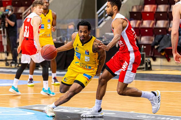 Ludwigsburg, Germany 16 January 2021 BBL 20 21 MHP Riesen Ludwigsburg vs Brose Bamberg Barry Brown Jr Ludwigsburg , Kenneth Ogbe Bamberg Ludwigsburg MHP Arena Baden Württemberg Germany