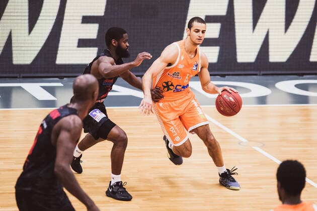 easyCredit BBL 13 Matchday RASTA Vechta vs JobStairs GIESSEN 46ers, 16 01 2021 Jonathan Stark JobStairs GIESSEN 46ers, 1 , Jean Salumu RASTA Vechta, 13 easyCredit BBL 13 Matchday RASTA Vechta vs JobStairs GIESSEN 46ers on 16 01 2021 in Vechta RASTA Dome , Germany, Copyright: xBEAUTIFULxSPORTS Neddermannx