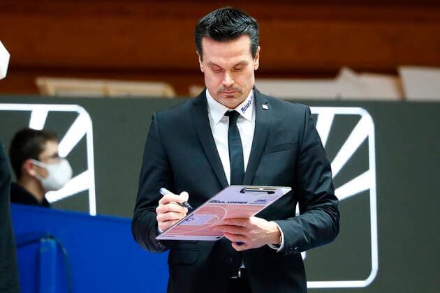13 Matchday of the easyCredit BBL Basketball Bundesliga in the Arena Hohenlohe in Ilshofen Season 2020 2021 HAKRO Merlins Crailsheim against Medi Bayreuth Raoul Korner Medi Bayreuth coach