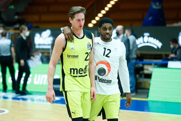 13 Matchday of the easyCredit BBL Basketball Bundesliga at Arena Hohenlohe in Ilshofen Season 2020 2021 HAKRO Merlins Crailsheim vs Medi Bayreuth David Walker Medi Bayreuth23 left Lazeric Jones Medi Bayreuth 12 right