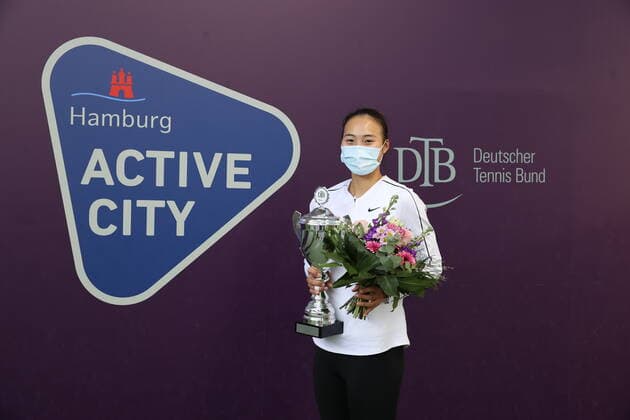 In the picture winner 2021 Qinwen ZHENG CHN Q Tennis Future Hamburg ITF W25 Hamburg, Hamburg, Tennis Verband Hamburg, 17 01 2021,