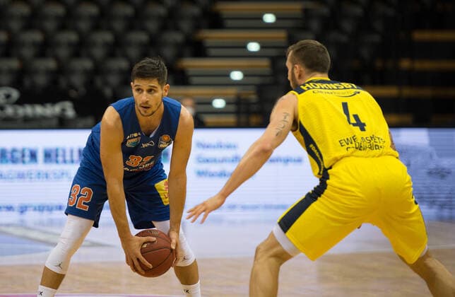 GER, Basketball, EWE Baskets Oldenburg vs SYNTAINICS MBC 17 01 2021, EWE Arena, Oldenburg, GER, easy Credit BBL, EWE Baskets Oldenburg vs SYNTAINICS MBC, in picture Roko ROGIC SYNTAINICS MBC 32 Keith HORNSBY EWE Baskets Oldenburg 4 nordphotoxRojahn nph00310