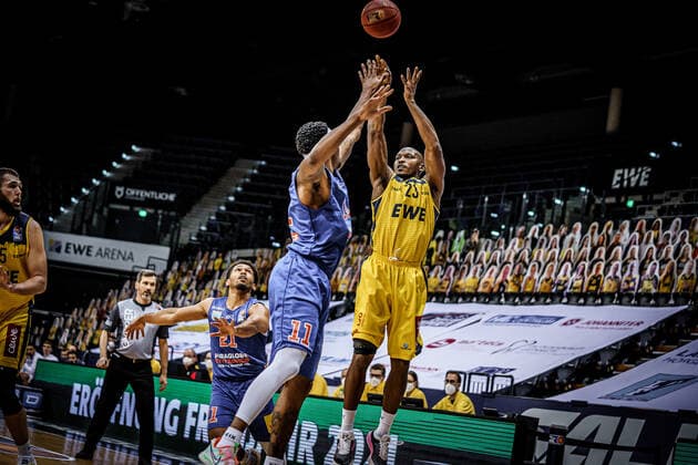 Basketball Oldenburg 17 01 2021 Season 2020 2021 easyCredit BBL 13 Matchday EWE Baskets Mitteldeutscher BC Basketball Oldenburg 17 01 2021 Season 2020 2021 easyCredit BBL 13 Matchday EWE Baskets Mitteldeutscher BC Kyndahl Hill, No 11, MBC 23, Rickey Paulding, EWE Baskets Oldenburg editorial use only commercial use only by arrangement with the photographer Oldenburg Germany
