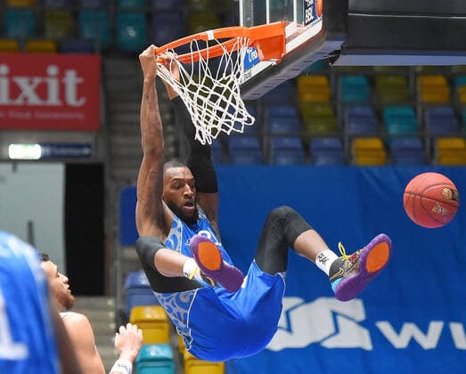 17 01 2021, xhbx, basketball BBL Bundesliga, frankfurt skyliners s oliver würzburg emspor, v l kamari murphy fraport skyliners frankfurt frankfurt am main