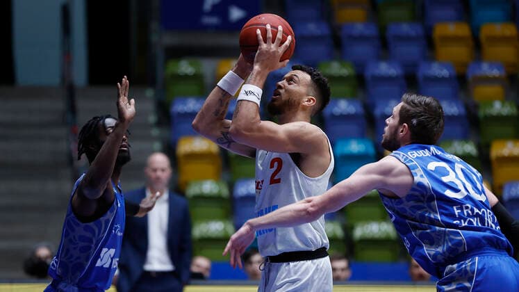 Germany, Frankfurt am Main, Fraport Arena, 17 01 2021, emspor, emonline, despor, deonline, FRAPORT SKYLINERS s Oliver Wuerzburg, Basketball, BBL picture v li v li Matt Mobley Fraport Skyliners , Brekkott Chapman s Oliver Wuerzburg and Jon Axel Gudmundsson Fraport Skyliners , Copyright: HMBxMedia xHeikoxBecker