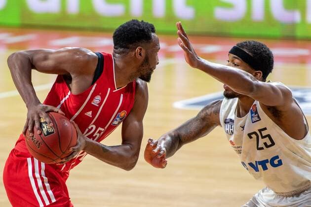 JaJuan Johnson 25 FC Bayern , Terry Allen 25 Hamburg Towers , FC Bayern Basketball vs Hamburg Towers, BBL, 17 01 2021 Muenchen Bayern Germany Copyright: xkolbert-press UlrichxGamelx