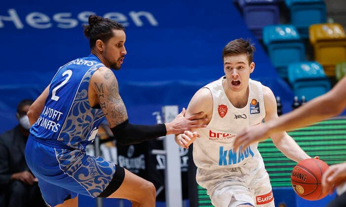 Germany, Frankfurt am Main, Fraport Arena, 17 01 2021, emspor, emonline, despor, deonline, FRAPORT SKYLINERS s Oliver Wuerzburg, Basketball, BBL picture v li v li Michael Kessens Fraport Skyliners and Nils Hassfurther s Oliver Wuerzburg , Copyright: HMBxMedia xHeikoxBecker