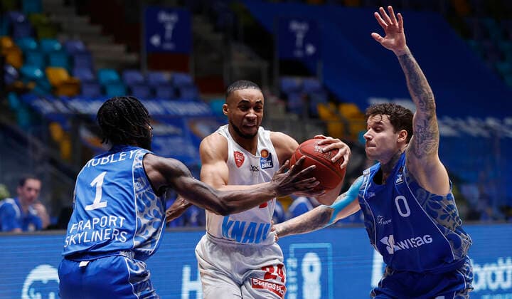 Germany, Frankfurt am Main, Fraport Arena, 17 01 2021, emspor, emonline, despor, deonline, FRAPORT SKYLINERS s Oliver Wuerzburg, Basketball, BBL picture v li v li Matt Mobley Fraport Skyliners , Cameron Hunt s Oliver Wuerzburg and Konstantin Konga Fraport Skyliners , Copyright: HMBxMedia xHeikoxBecker